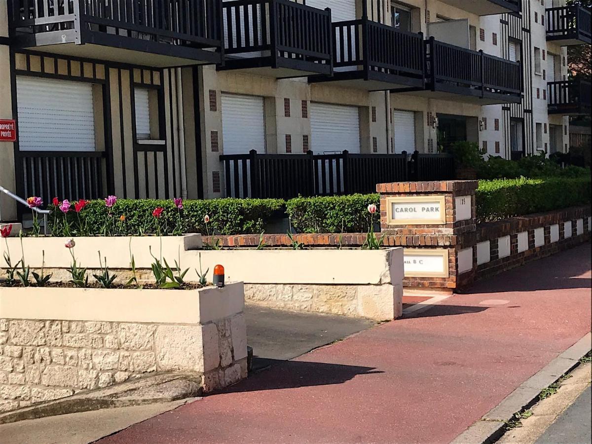 Appartement 3 Chambres Avec Roof Top A 5 Mn De La Plage Deauville Exteriör bild