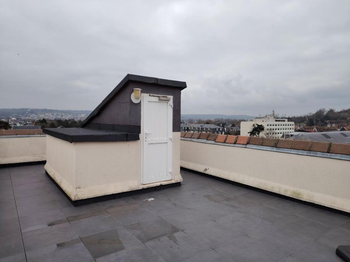 Appartement 3 Chambres Avec Roof Top A 5 Mn De La Plage Deauville Exteriör bild